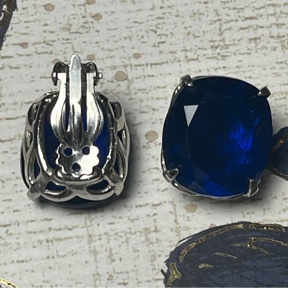 Vintage 1980s Large Oversized Runway Faceted Sparkling Sapphire Blue Earrings D3 - Picture 6 of 8